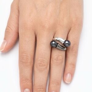 Elegant Black Pearl Silver Ring